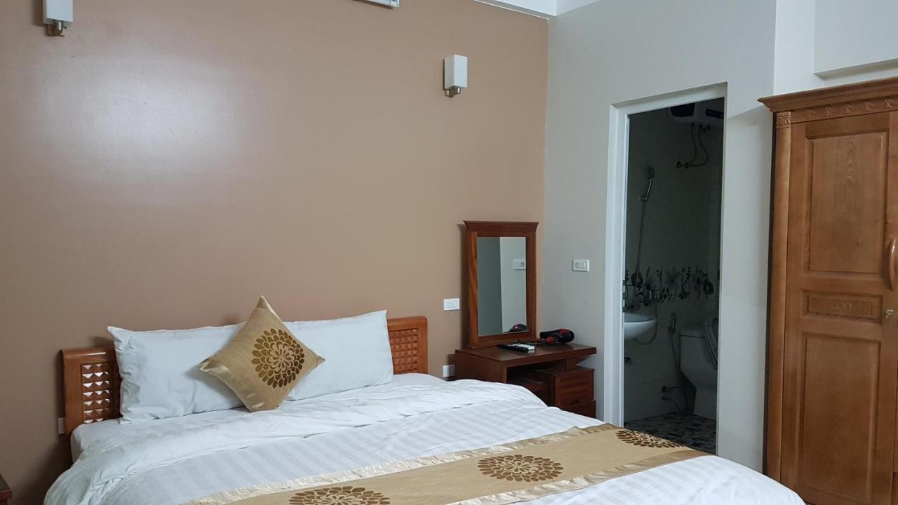 Love Hotel Near Ha Dong General Hospital Ханой Экстерьер фото